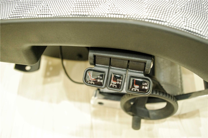 入手达宝利人体工学电脑椅D1旗舰版——人入中年的护腰选择-20200315_211808_012