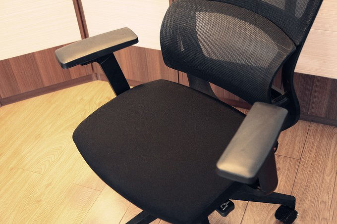 媳妇再也不担心我坐一天累了—达宝利DY101人体工学椅开箱及感受-20200321_094412_027