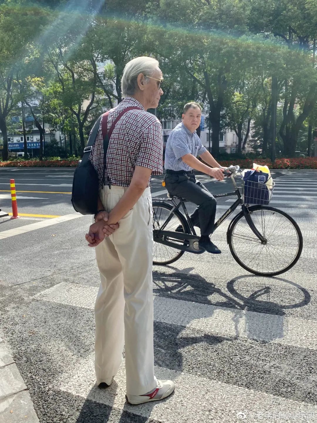 岁月从不败美人，瞧瞧上海街头的“老年人穿搭”，美得优雅又从容