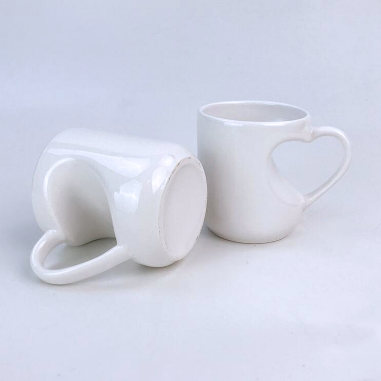 00主图HeartShapeHandledWhiteMugs-2