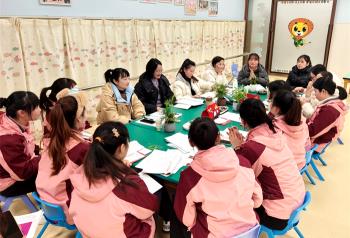 C:/Users/谢海燕/Desktop/期末培训截图/观摩活动/评课.jpg评课