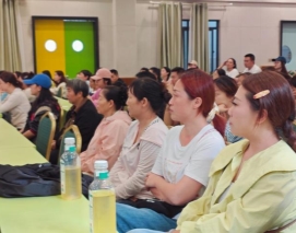 E:/20260918 大班讲座图片/截图/主持人段落 (1).jpg主持人段落 (1)
