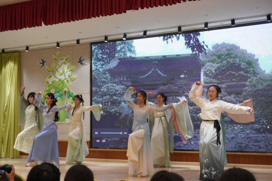 八年级节目
