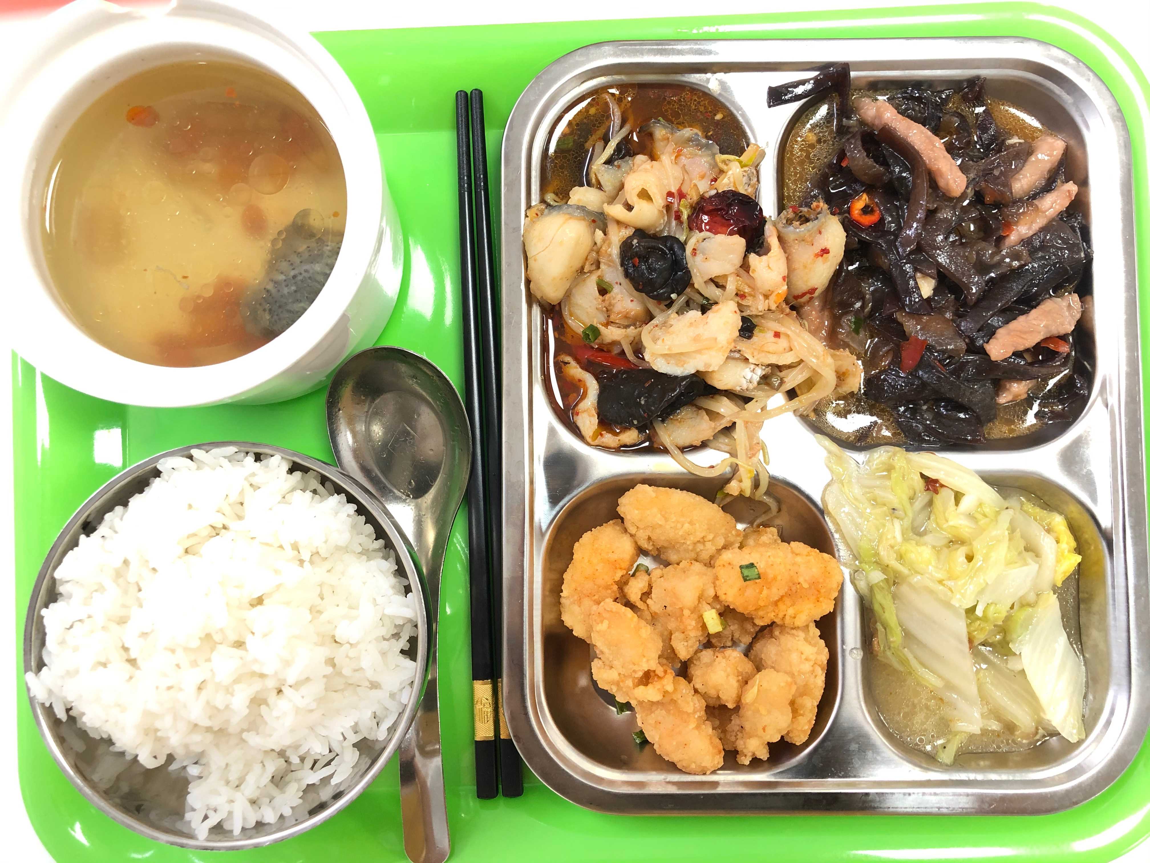 食堂飯菜