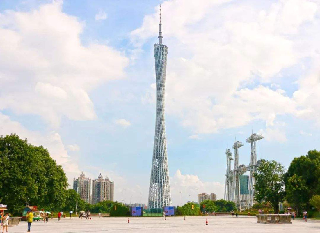 项目概况：  建筑总高度为600米，其中屋面平台高度为450米，天线桅杆高度为150米，总建筑面积约11万平方米；送审金额979738889.21元 。   服务内容：  结算审核    委托单位：  广州市财政局     