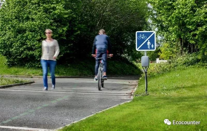 在绿道上安装该计数器可以分别统计客流和自行车流量