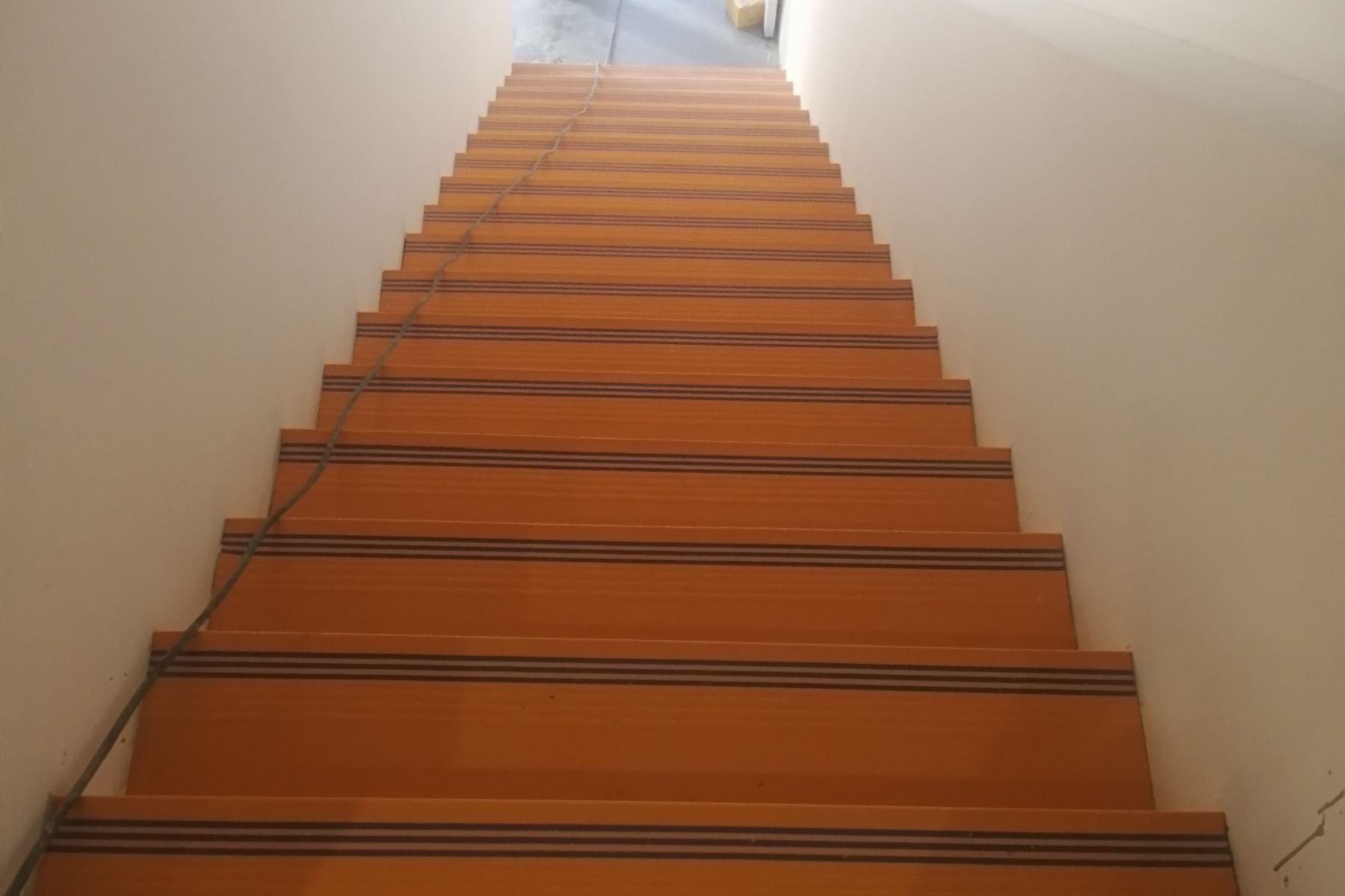 一层至二层的小楼梯_001