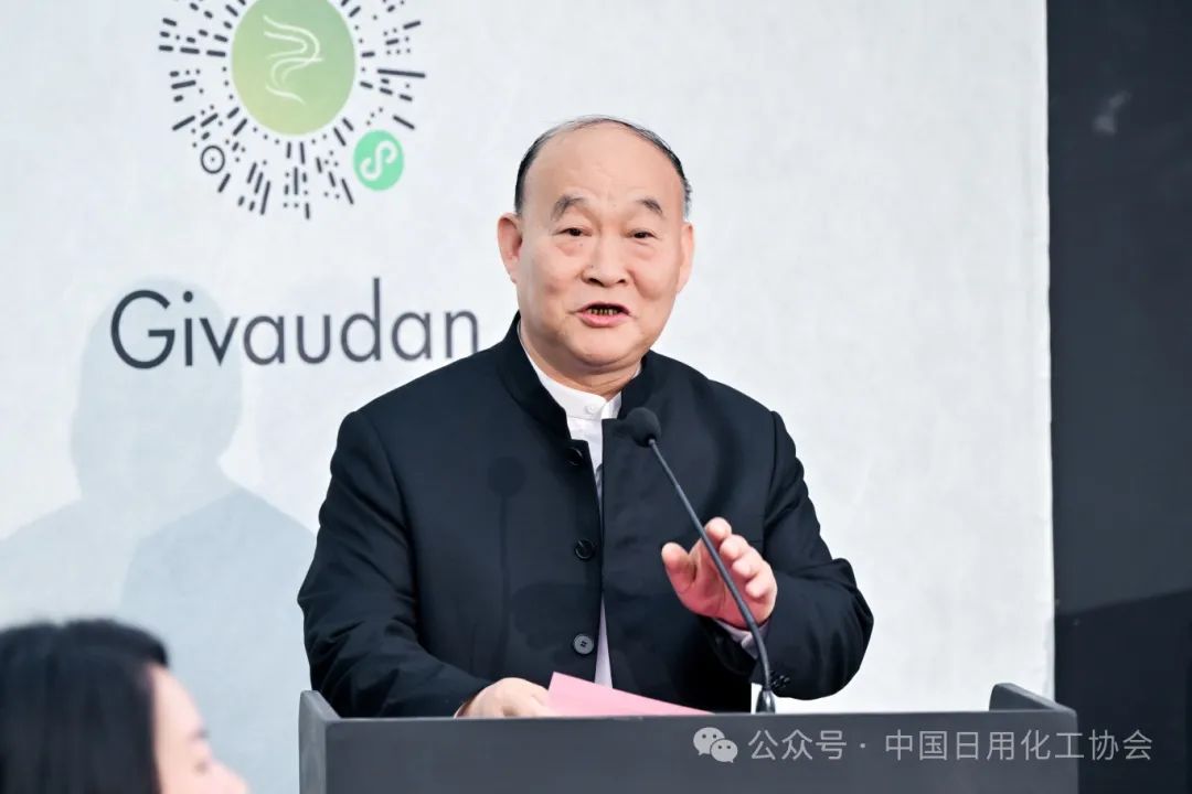 王万绪.jpg