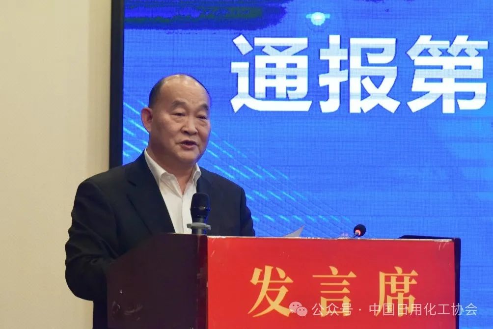 王万绪.jpg