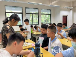 抚州一中实验年级开展暑假托管服务588.png