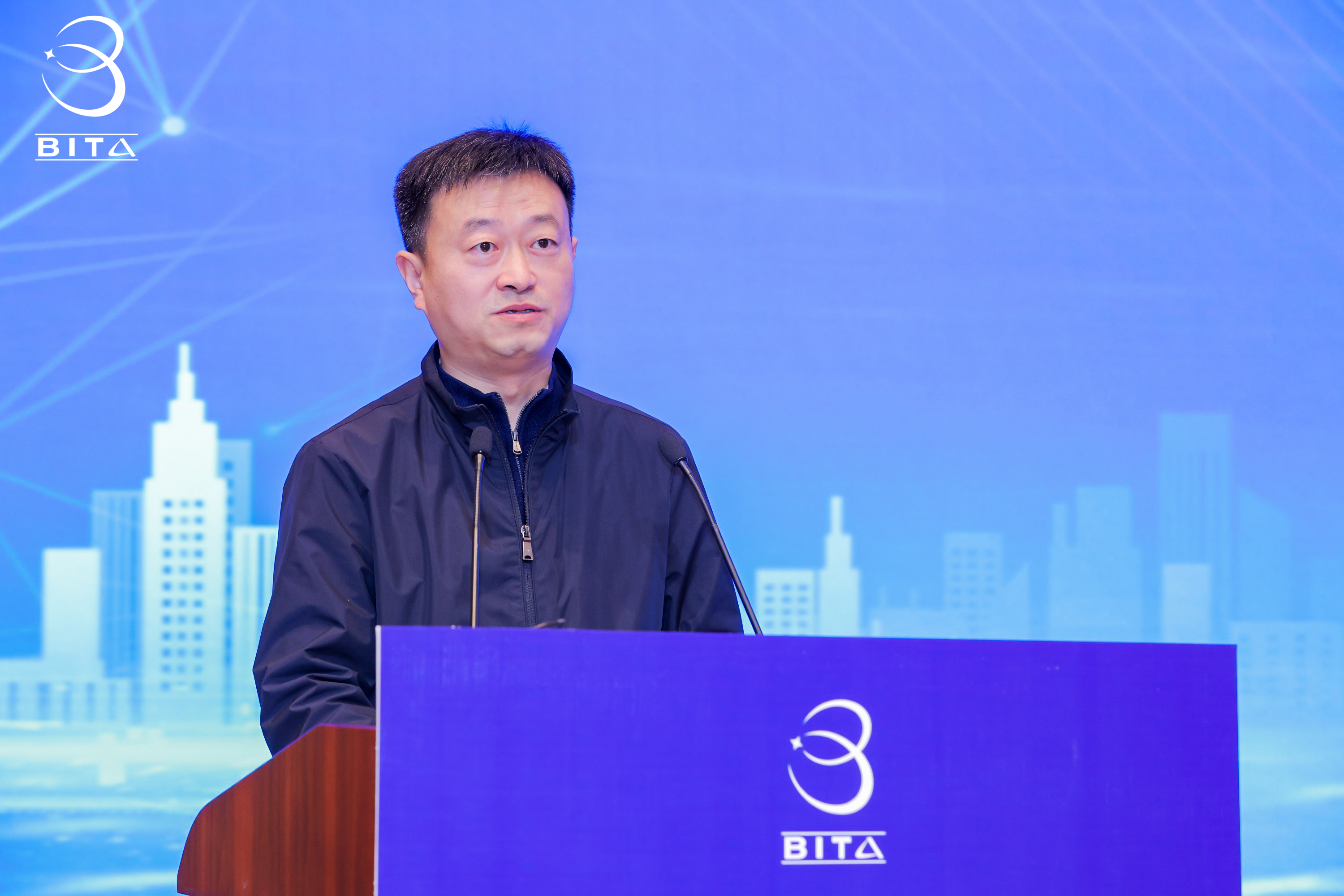 北京经信局彭雪海副局长在2023第十五届智慧城市论坛开幕式上的致辞