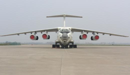 机身长46.6米,翼展50.5米,装货舱尺寸20米*3.46(2.44)米*3.46,最大业载40吨,最大容积210立方米