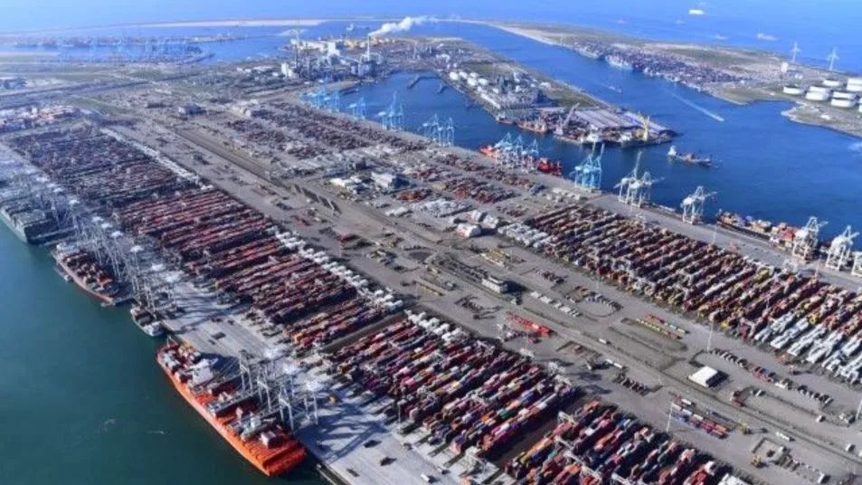 distributiecentrum-maasvlakte-haven-rotterdam.jpg