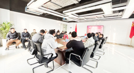 一群人正在聊天

AI 生成的内容可能不正确。