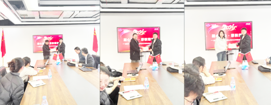 几个人在厨房里工作

AI 生成的内容可能不正确。