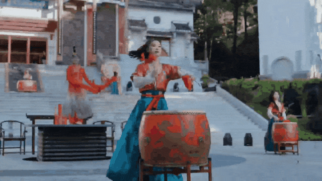中式民族婚典.gif