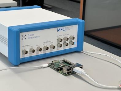 MFLI lock-in amplifier connected to the Raspberry Pi