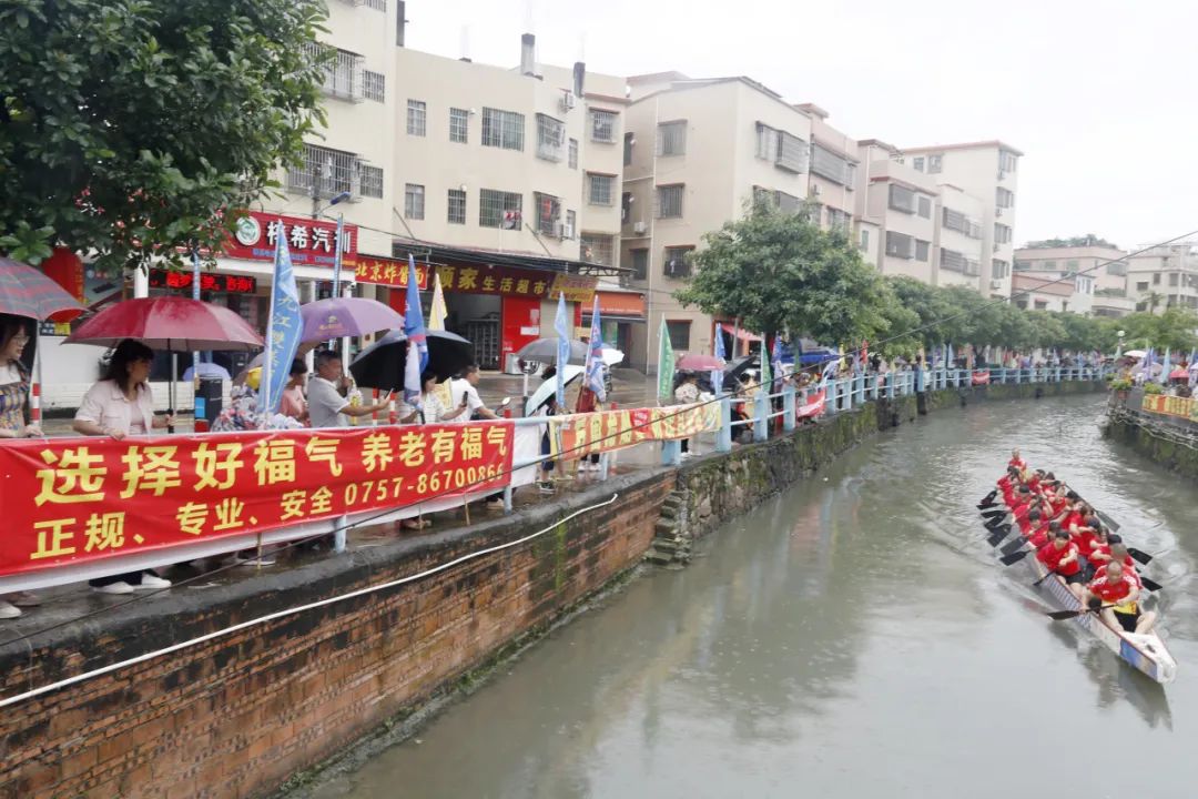 换个视觉看火出圈的佛山龙舟赛