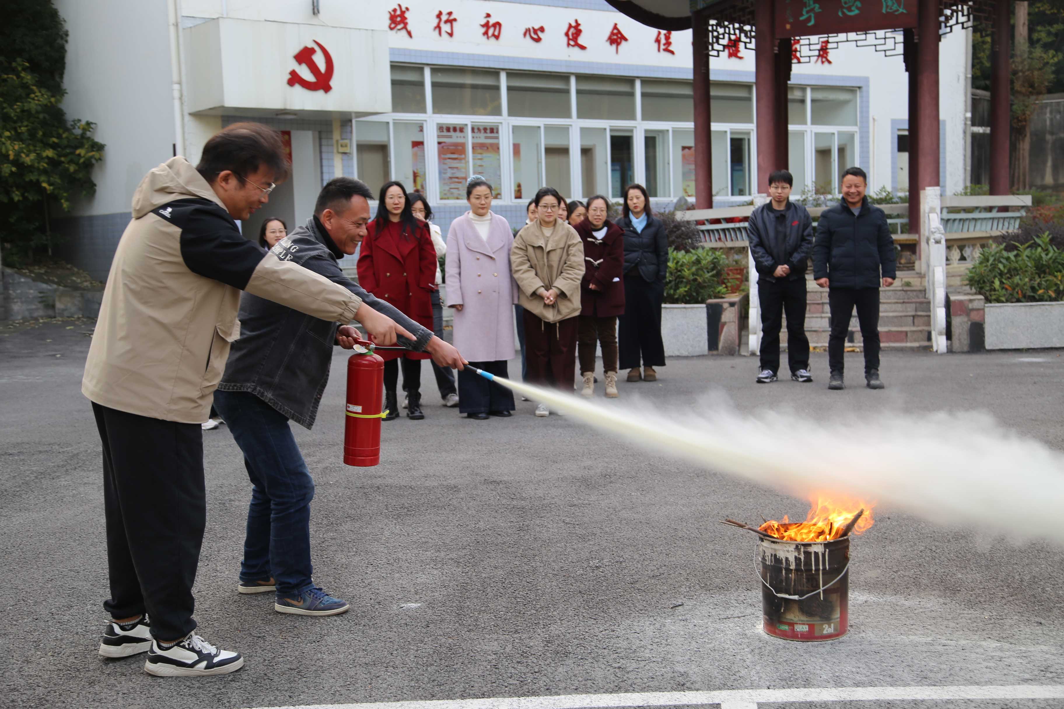 公司开展消防知识培训暨应急疏散演练活动