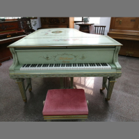 博兰斯勒-绿色三角钢琴