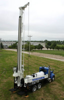 SIMCO-7000-geotechnical-drill-mast-up-helpers-side副本