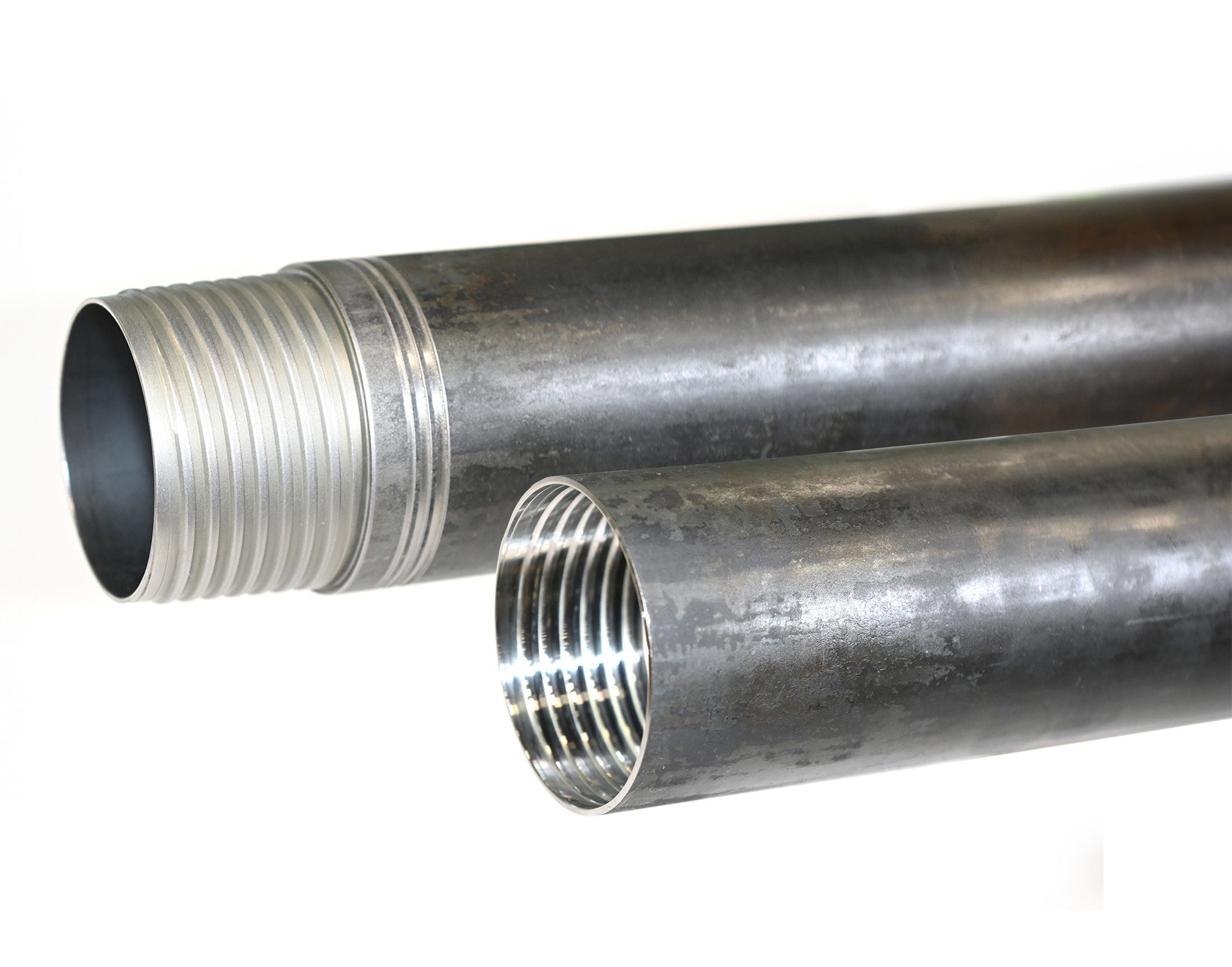 S-Maxx-close-up-box-and-pin-horizontal-2