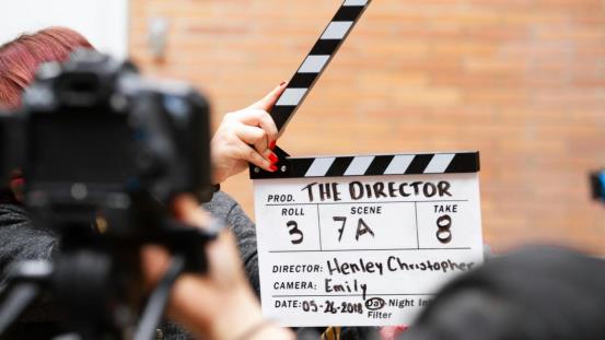 pexels-mediocrememories-1117132