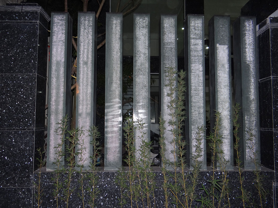 [36]苏州别墅中的透光混凝土围墙柱子应用_陕西瑞盾建筑工程有限公司