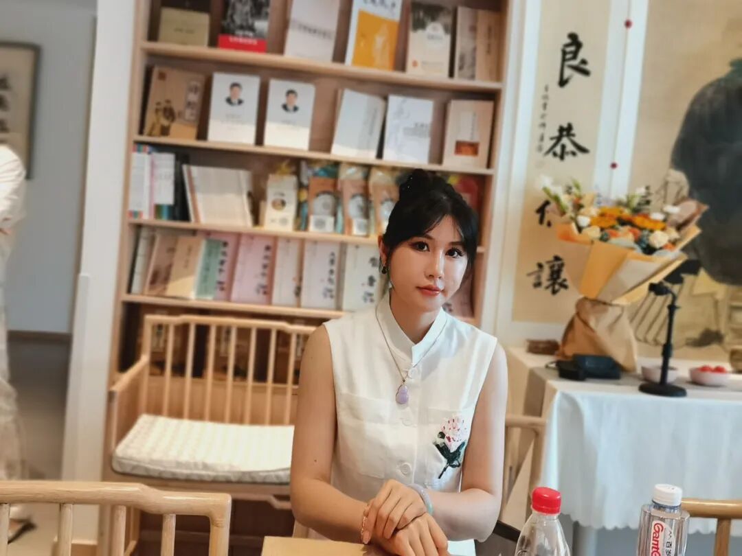 车佳颖.jpg