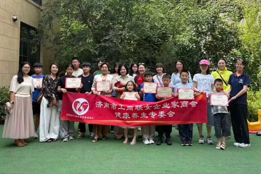 大合影.jpg