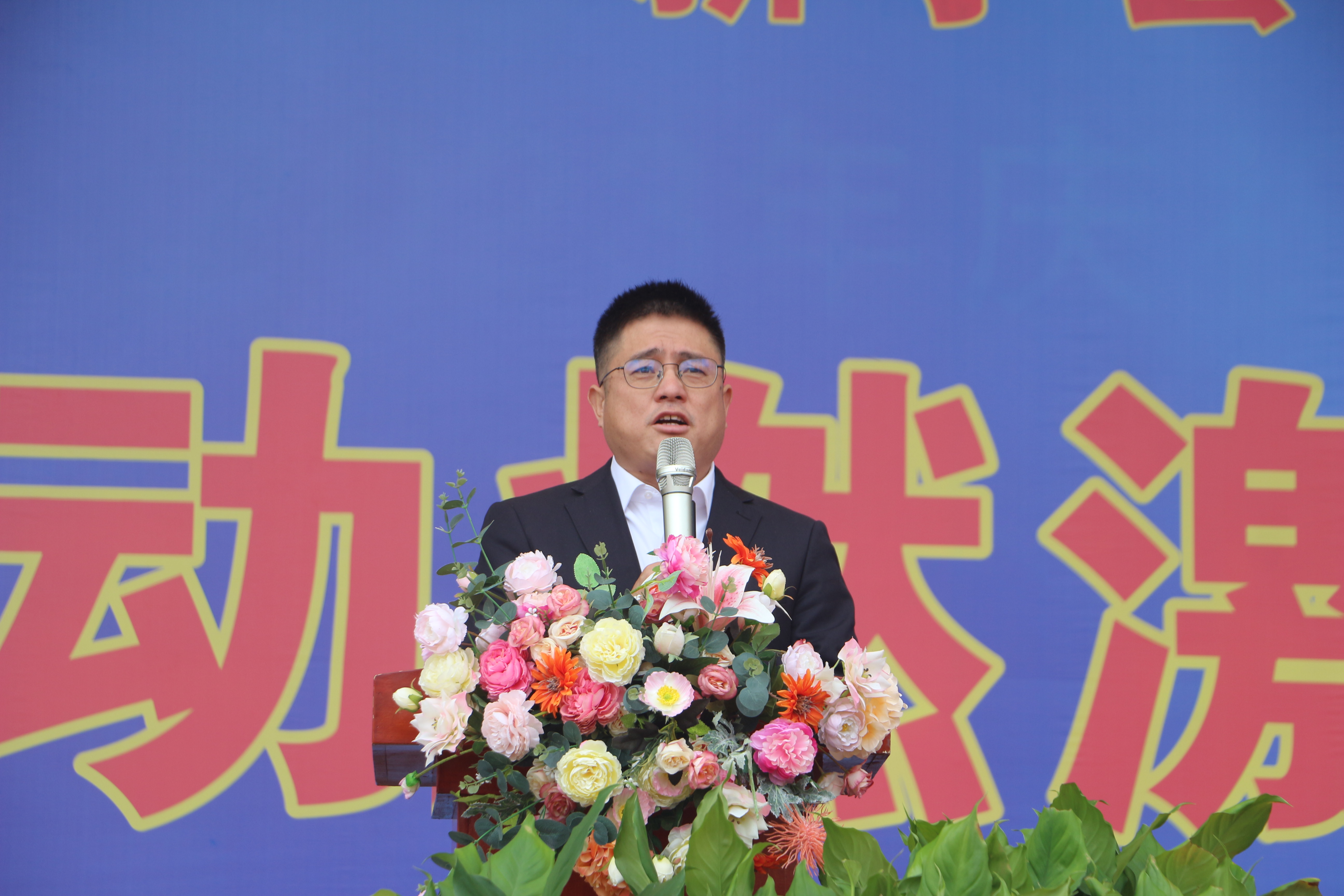 新宁县第七届中小学生运动会在我校举行
