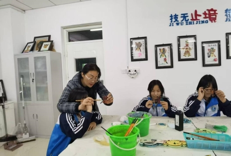 皮影雕刻社团1