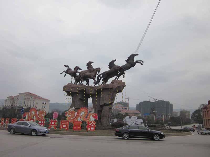重庆梁平铸铜群马雕塑-抠图出来在后封面