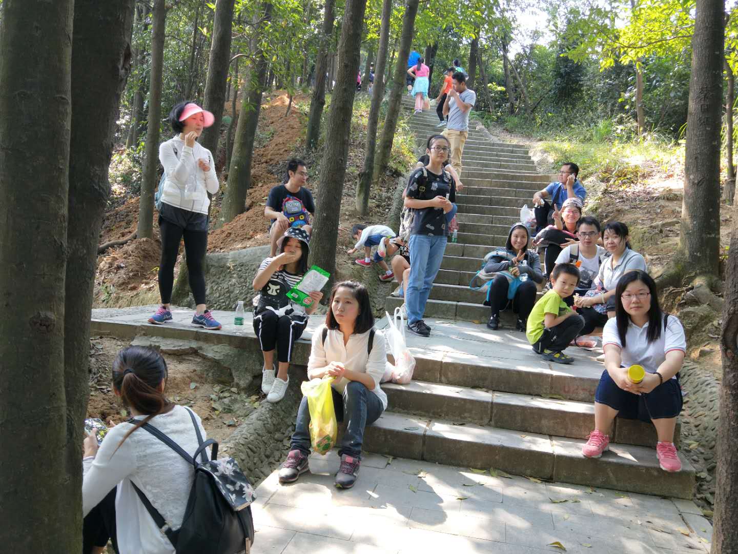 2017年重阳登山及10月生日会活动-13