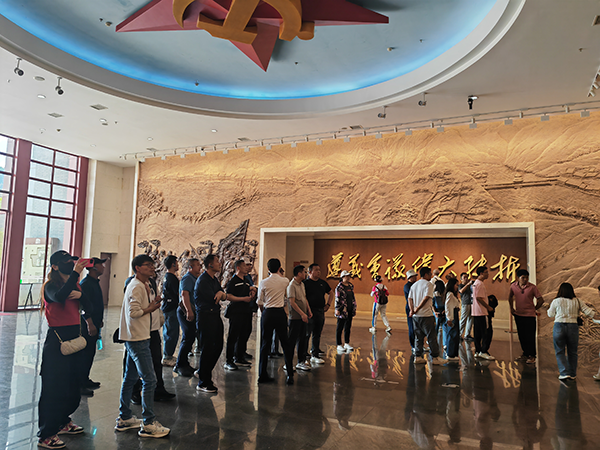 安阳市铁合金协(商)会组团赴黔参观考察
