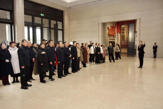 参观关中革命纪念馆