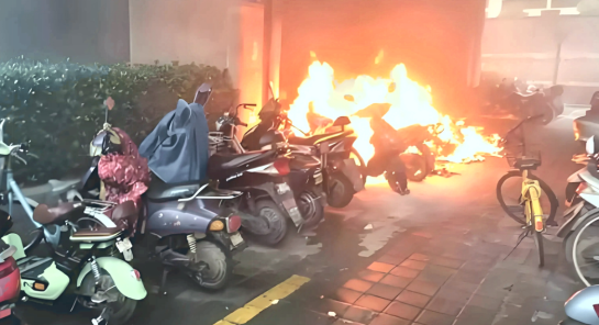 南京市鹏飞吾限充电科技有限公司,电动车无线充电方案,无线电动自行车充电,电瓶车无线充电桩,二轮电动车无线充电