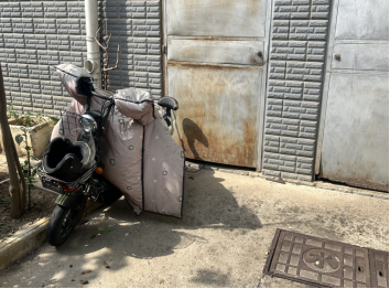 鹏飞吾限充,电动摩托车无线充电,电动两轮车无线充电桩,共享电单车无线充电站,电单车智能无线充电