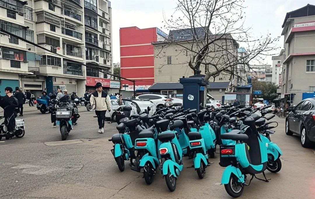 鹏飞吾限充,电动两轮车无线充电,共享电单车无线充电桩,电单车无线充电站,电瓶车智能无线充电