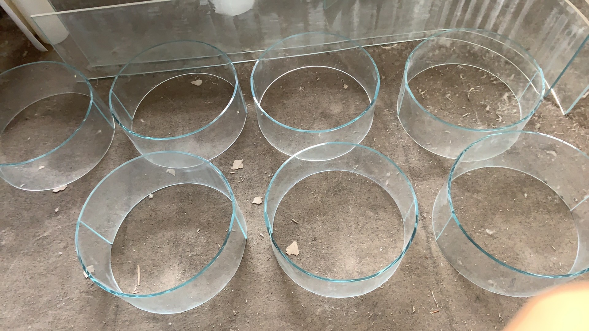 🛍️ 柜台玻璃