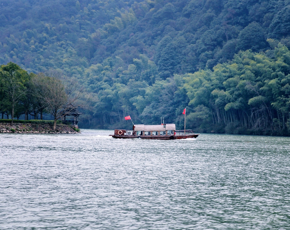 建德七里扬帆景区葫芦峡漂流1日团建