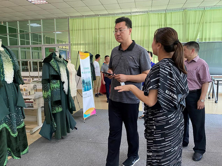 凤凰数媒产业教育集团董事长王阳一行莅校考察交流-泉州纺织服装职业学院官网