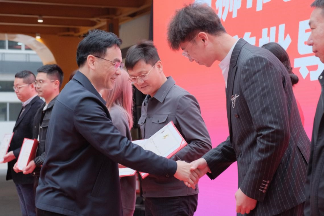 【纺织服装学院】喜报!我校教师吴春光获石狮市首批创业导师称号-泉州纺织服装职业学院官网