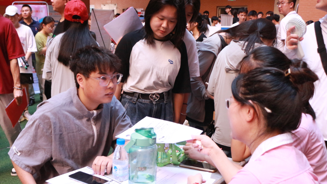 泉州纺织服装职业学院2023届毕业生暨2024届实习就业校园招聘会顺利开展-泉州纺织服装职业学院官网