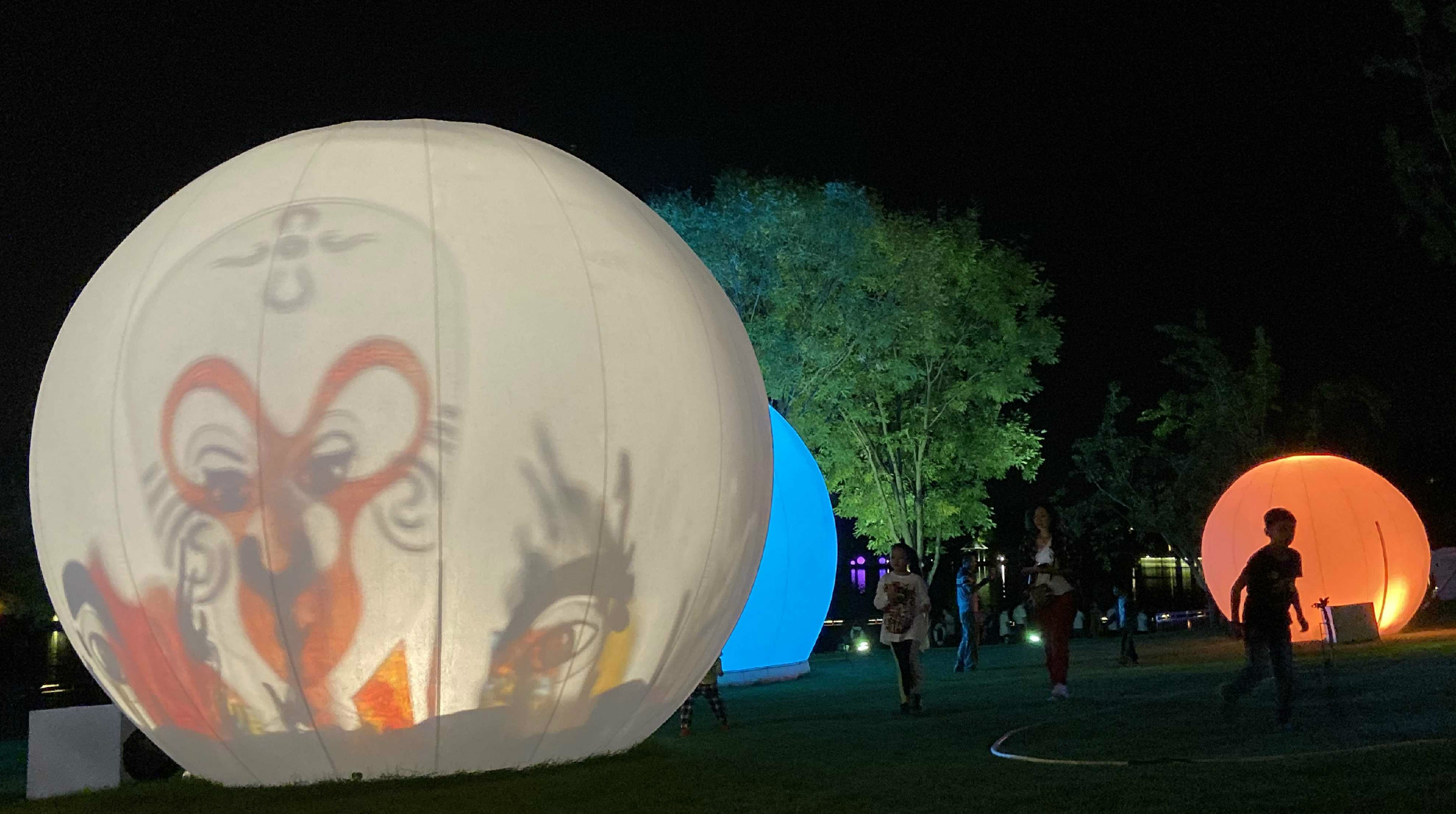 灯光装饰_商业美陈_互动灯光_网红打卡_光乐园-永和丽兴(北京)科技