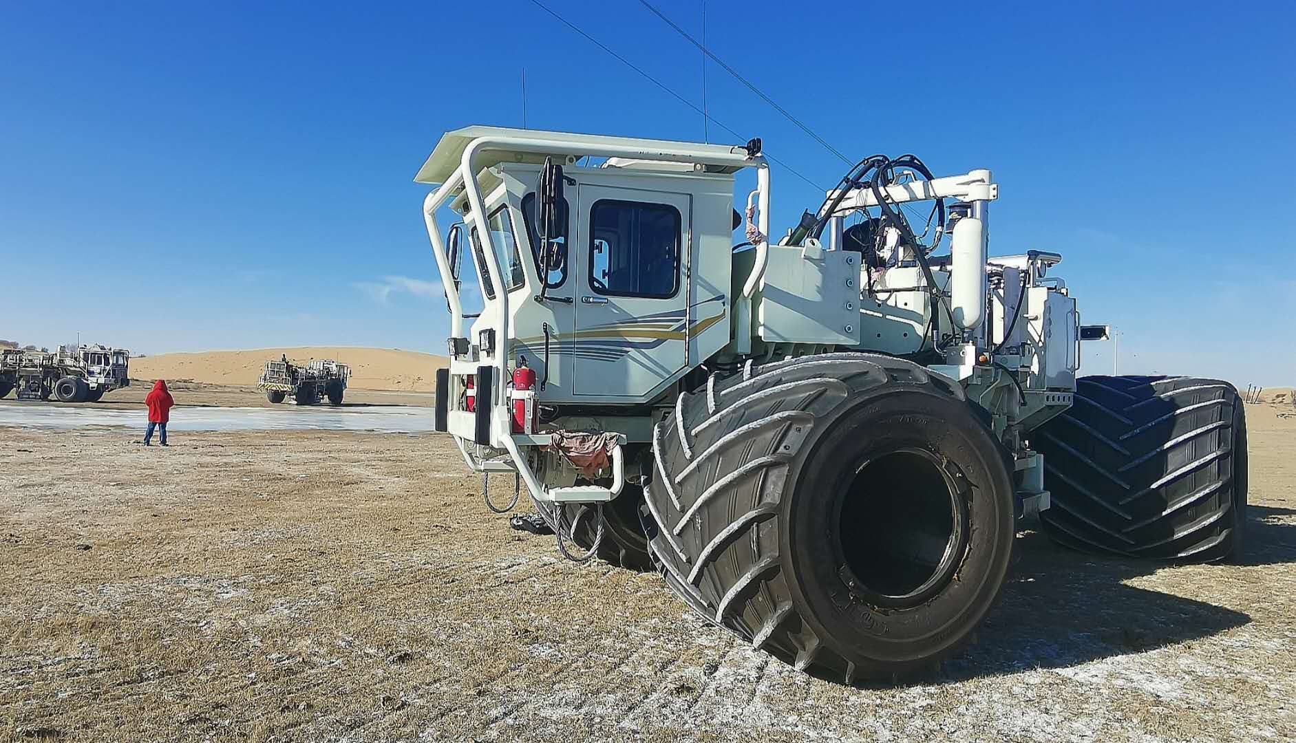 54可控震源产品54软地表运载底盘危品运输车辆野外营地设备油田