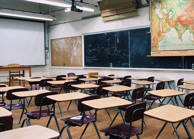 classroom-2093744__480