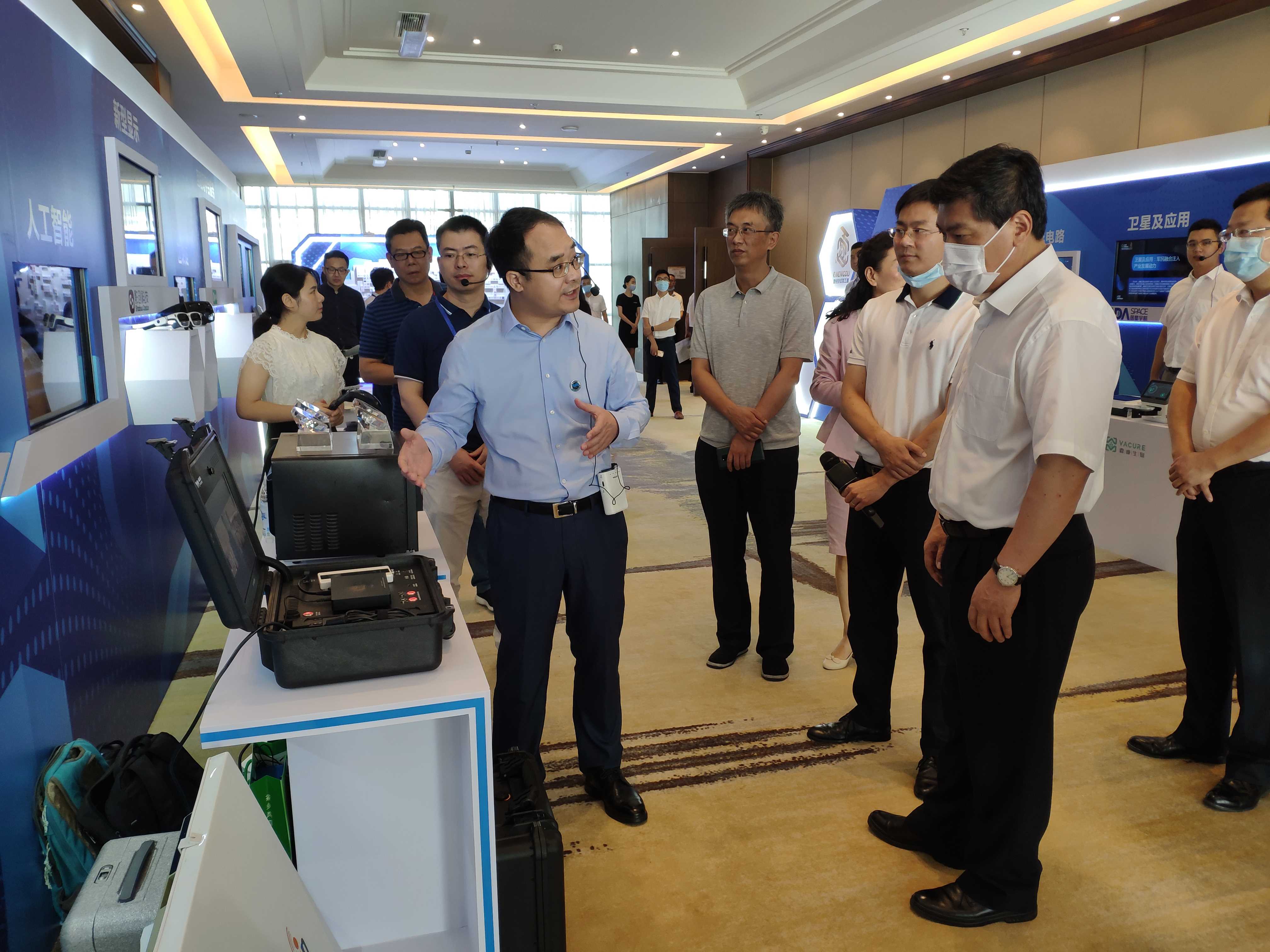 公司入选成都新经济双百工程重点培育企业总裁占梦来入选新经济百名