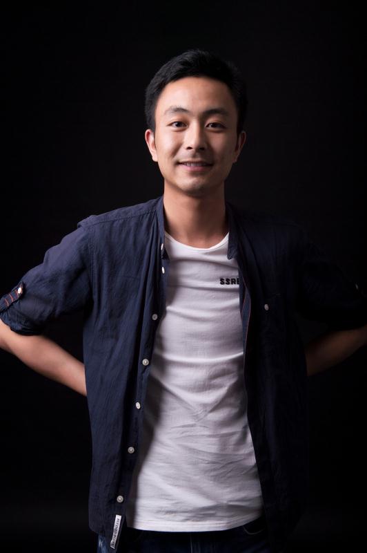 设 计 师:      杨飞设计师职称: 主任设计师所属部门:     设计部