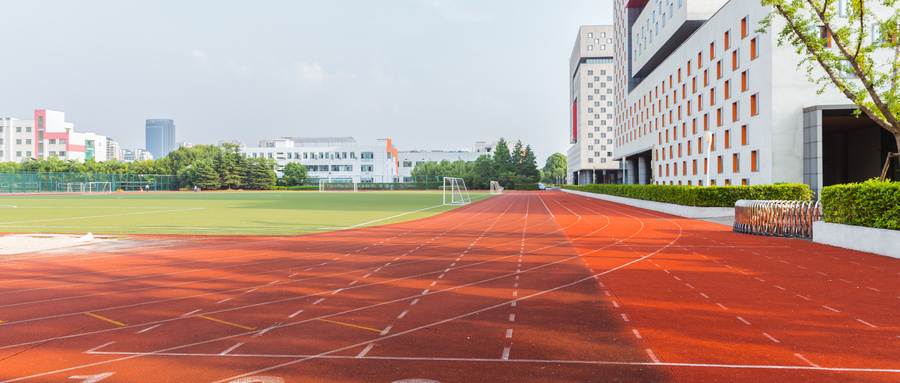 广东高校学生宿舍热水系统一般用什么设备？